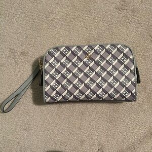 Brand new Tory Burch makeup bag